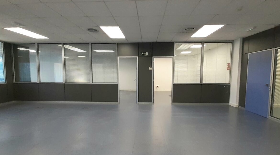 Oficina de 174 m2 en alquiler en el Trade I