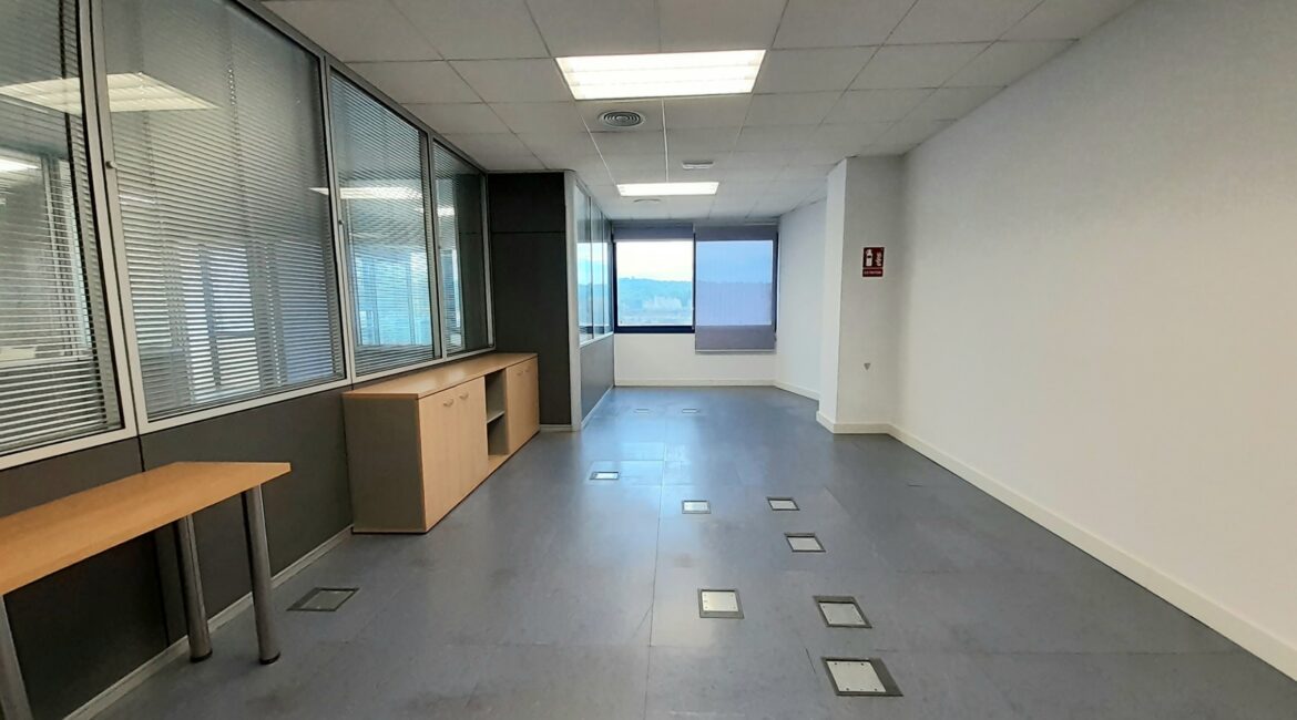 Oficina de 174 m2 en alquiler en el Trade I