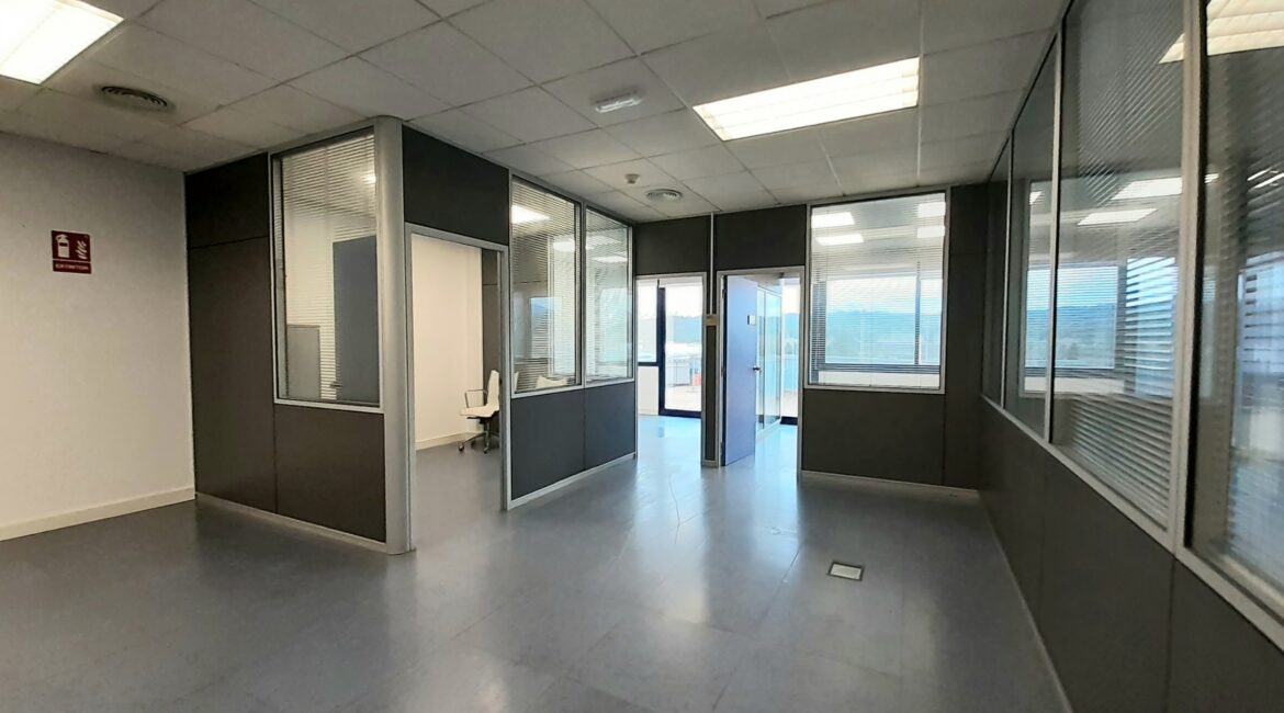 Oficina de 174 m2 en alquiler en el Trade I